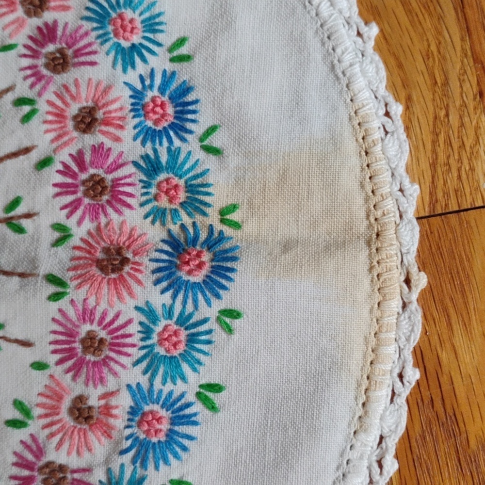 🌺 DOILY BEAUTIFULBELLE in GARDEN EMBROIDERED Vintage COTTON 16 X 40 - Picture 4 of 16